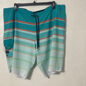 BILLABONG Short size 44